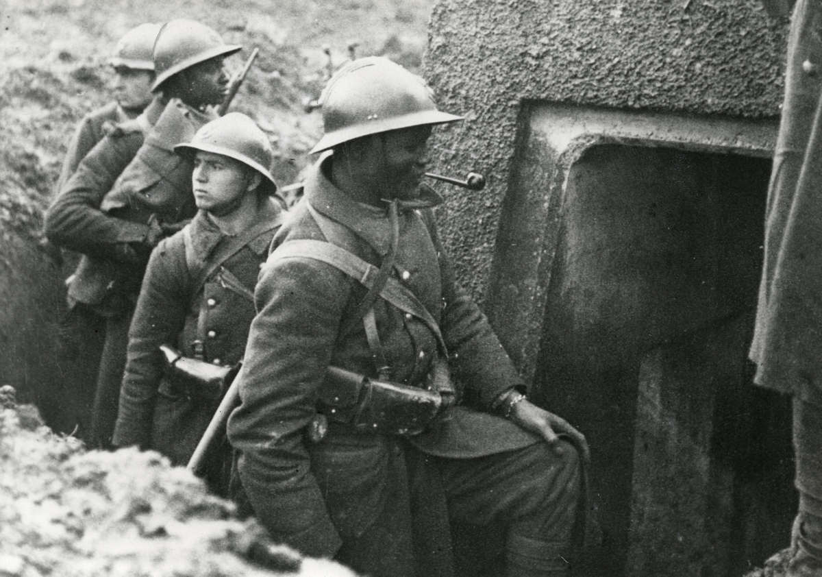 Западный фронт германии второй мировой войны. Французский солдат ww2. Французский солдат 1940. Французские солдаты второй мировой 1940. Французские солдаты ВМВ.